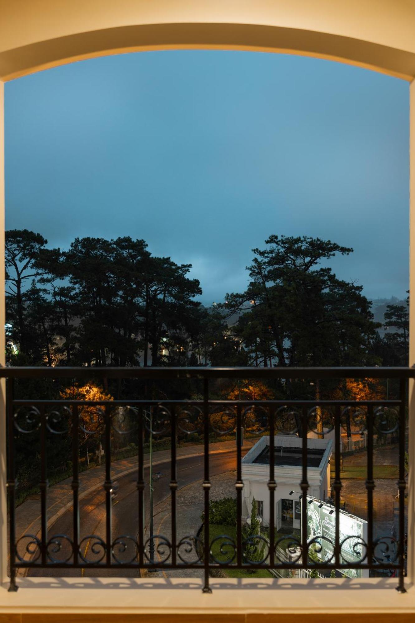 Lumina Hotel Da Lat Central Экстерьер фото